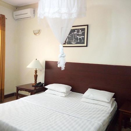Peniel Beach Hotel Entebbe Extérieur photo