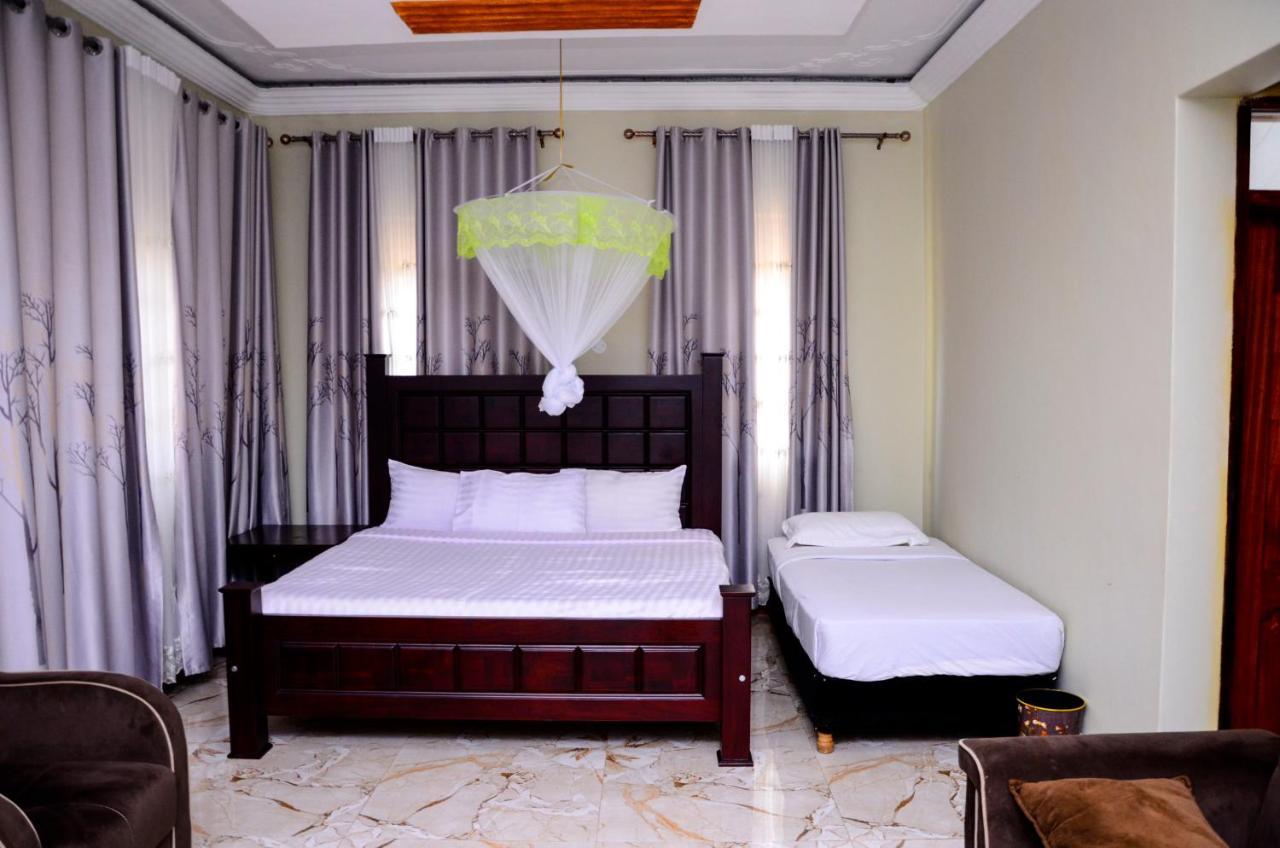 Peniel Beach Hotel Entebbe Extérieur photo