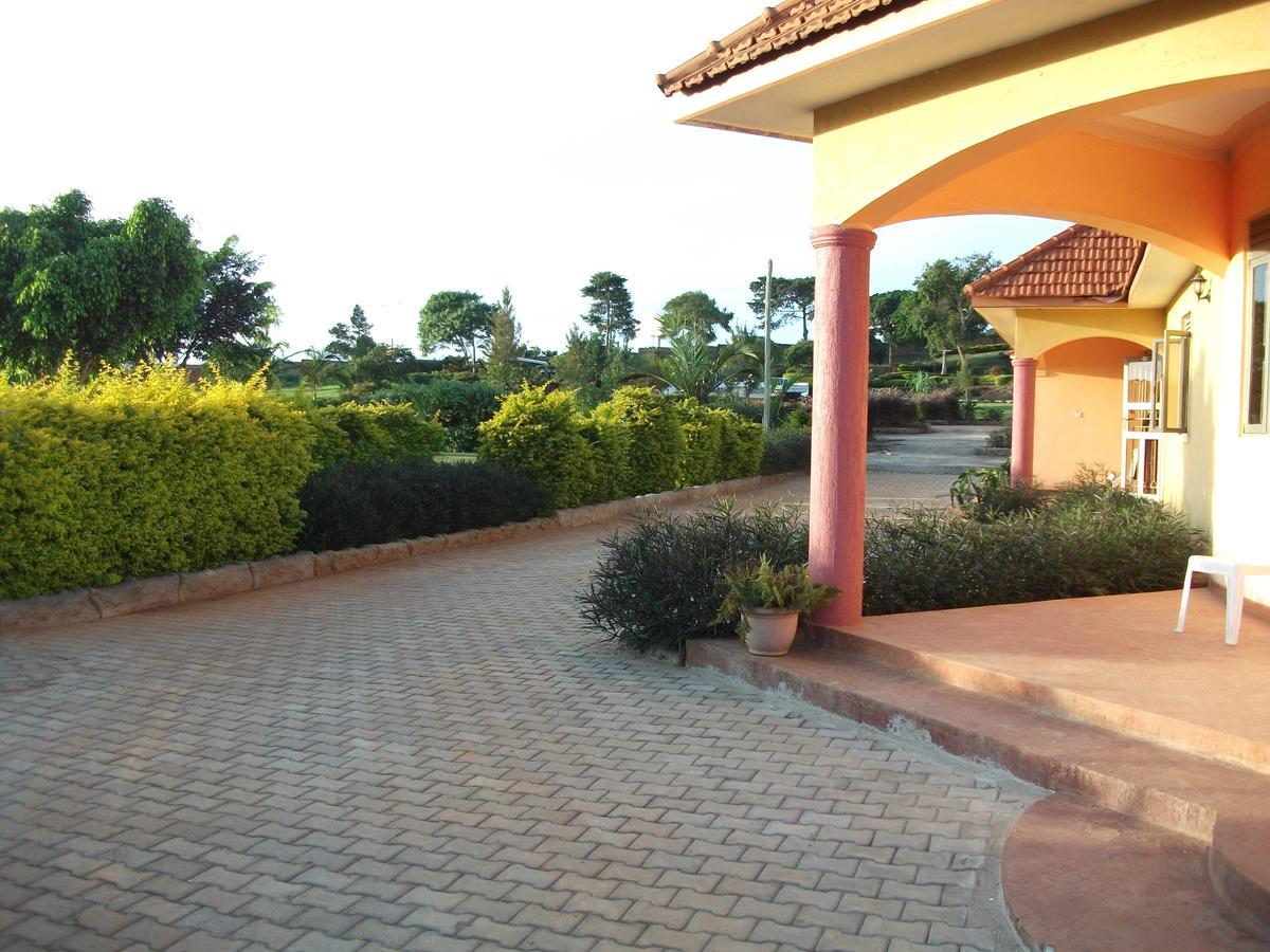 Peniel Beach Hotel Entebbe Extérieur photo